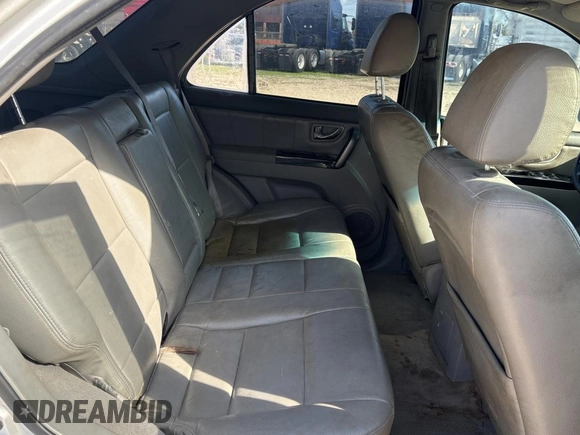 2007 Kia Sorento LX z VIN KNDJD736275693488, wystawiony jako Copart lot #86608024 z przebiegiem 234 513 mil mil oraz Czysty tytuł • Clean title. Historia ofert i sprzedaży dostępna na DreamBid. Obrazek 6.
