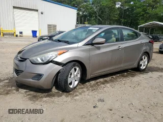 2013 Hyundai Elantra Limited z VIN 5NPDH4AE8DH358905, wystawiony jako Copart lot #57559065 z przebiegiem 139 447 mil mil oraz Szkoda całkowita • Salvage title. Historia ofert i sprzedaży dostępna na DreamBid. Obrazek 1.