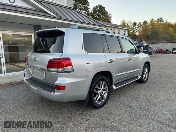 2013 Lexus LX 570 z VIN JTJHY7AX8D4089490, wystawiony jako Copart lot #76832954 z przebiegiem 203 267 mil mil oraz Czysty tytuł • Clean title. Historia ofert i sprzedaży dostępna na DreamBid. Obrazek 4.