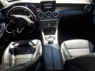 2015 Mercedes-Benz C 300 z VIN 55SWF4JB8FU050489, wystawiony jako Copart lot #52278415 z przebiegiem 125 671 mil mil oraz Szkoda całkowita • Salvage title. Historia ofert i sprzedaży dostępna na DreamBid. Obrazek 8.