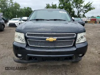 2008 Chevrolet Suburban LTZ with VIN 1GNFK16308J107400, listed as a Copart auction lot 61567295 with 272,454 mi miles and Salvage title. Bid and sale history available at DreamBid. Image 5.