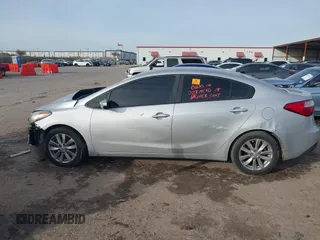 2016 Kia Forte LX with VIN KNAFK4A66G5585773, listed as a IAAI auction lot 41086399 with 1 mi miles. Bid and sale history available at carsss.com. Image 13.