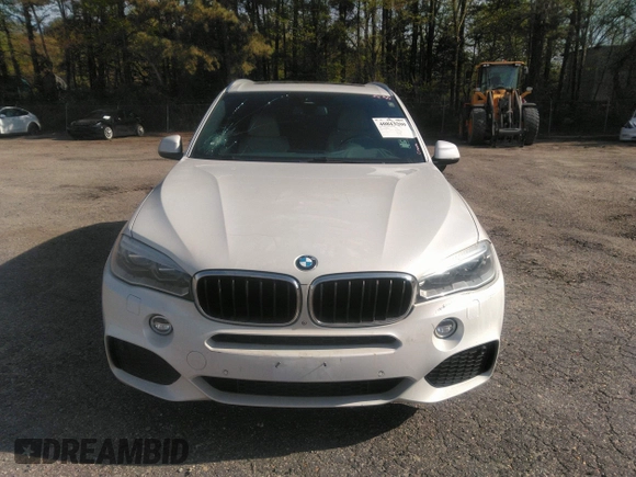 2014 BMW X5 xDrive35i with VIN 5UXKR0C56E0H18800, listed as a IAAI auction lot 40843200 with 129,991 mi miles. Bid and sale history available at carsss.com. Image 12.