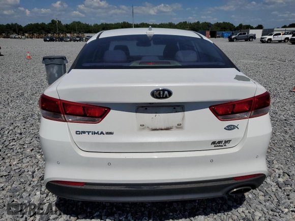 2016 Kia Optima LX z VIN 5XXGT4L33GG069924, wystawiony jako Copart lot #57426715 z przebiegiem 139 047 mil mil oraz Szkoda całkowita • Salvage title. Historia ofert i sprzedaży dostępna na DreamBid. Obrazek 6.