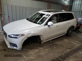 2021 Volvo XC90 Inscription with VIN YV4A22PLXM1767880, listed as a Copart auction lot 43583595 with 87,043 mi miles and Salvage Title. Bid and sale history available at carsss.com. Image 1.