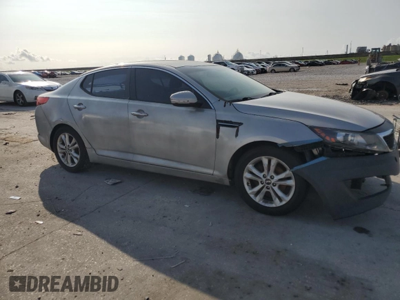 2011 Kia Optima EX z VIN KNAGN4A7XB5082566, wystawiony jako Copart lot #59417995 z przebiegiem Nie podano mil oraz Czysty tytuł • Clean title. Historia ofert i sprzedaży dostępna na DreamBid. Obrazek 4.