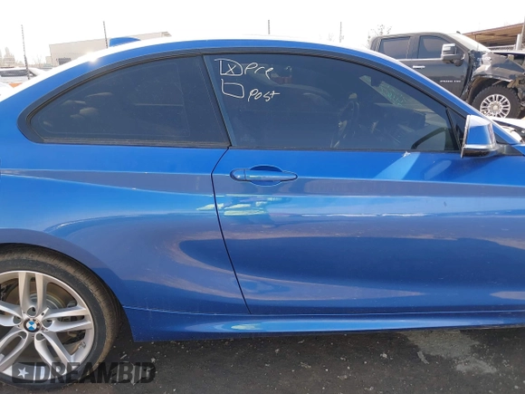 2017 BMW 2 Series 230i xDrive with VIN WBA2H9C32HV642565, listed as a IAAI auction lot 41675092 with 35,929 mi miles. Bid and sale history available at carsss.com. Image 14.