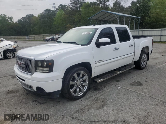 2008 GMC Sierra Denali z VIN 2GTEC638581195286, wystawiony jako Copart lot #51248935 z przebiegiem 216 464 mil mil oraz Szkody całkowita. Historia ofert i sprzedaży dostępna na DreamBid. Obrazek 1.