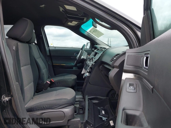 2013 Ford Police Interceptor Utility z VIN 1FM5K8AR6DGC72895, wystawiony jako IAAI lot #42239370 z przebiegiem 210 128 mil mil oraz . Historia ofert i sprzedaży dostępna na DreamBid. Obrazek 5.