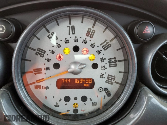 2005 MINI Hardtop с VIN WMWRC33435TC57559, выставлен на аукционе Copart как лот 53130725 с пробегом 163 438 миль миль и Списание • Salvage title. История ставок и продаж доступна на DreamBid. Изображение 9.