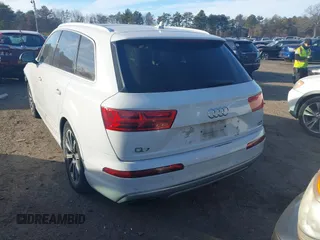2017 Audi Q7 Premium Plus with VIN WA1LAAF7XHD003300, listed as a IAAI auction lot 41265476 with 137,157 mi miles. Bid and sale history available at carsss.com. Image 16.