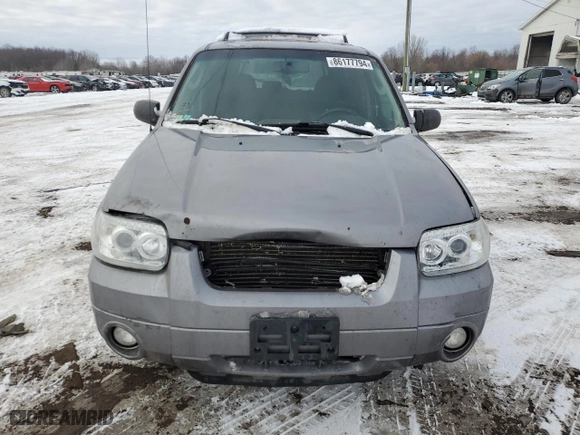 2007 Ford Escape Limited with VIN 1FMCU04157KA35034, listed as a Copart auction lot 86177794 with 215,888 mi miles and Salvage Title. Bid and sale history available at carsss.com. Image 5.
