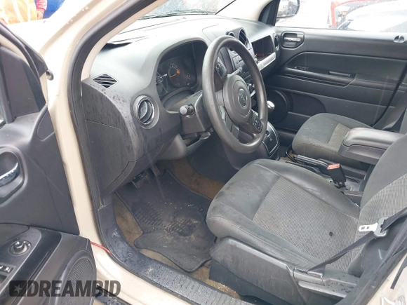 2017 Jeep Compass Sport SE с VIN 1C4NJCBA0HD123716, выставлен на аукционе IAAI как лот 42486199 с пробегом 142 644 миль миль и . История ставок и продаж доступна на DreamBid. Изображение 16.