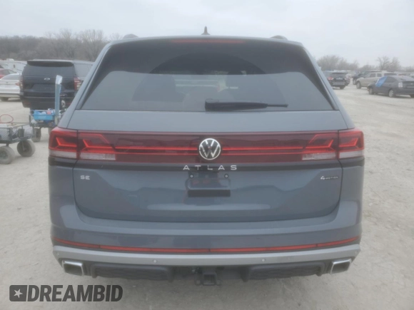 2024 Volkswagen Atlas Peak Edition SE z VIN 1V2CR2CA2RC580235, wystawiony jako Copart lot #44704105 z przebiegiem 9 mil mil oraz Szkoda całkowita • Salvage title. Historia ofert i sprzedaży dostępna na DreamBid. Obrazek 6.