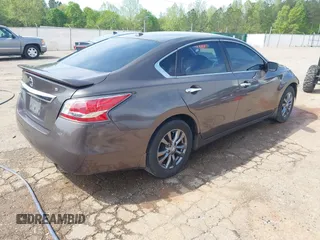 2015 Nissan Altima S with VIN 1N4AL3AP2FN379061, listed as a IAAI auction lot 41995960 with 313,153 mi miles and . Bid and sale history available at carsss.com. Image 4.