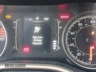 2016 Jeep Cherokee Altitude z VIN 1C4PJMCB6GW367931, wystawiony jako IAAI lot #42482796 z przebiegiem 87 178 mil mil oraz . Historia ofert i sprzedaży dostępna na DreamBid. Obrazek 7.