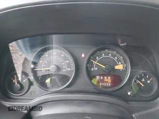 2015 Jeep Patriot High Altitude z VIN 1C4NJRFB8FD177204, wystawiony jako IAAI lot #41972407 z przebiegiem 94 339 mil mil oraz . Historia ofert i sprzedaży dostępna na DreamBid. Obrazek 7.