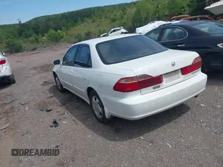 1999 Honda Accord LX z VIN JHMCG5643XC000176, wystawiony jako IAAI lot #42193734 z przebiegiem 261 485 mil mil oraz . Historia ofert i sprzedaży dostępna na DreamBid. Obrazek 3.