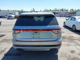 2022 Lincoln Aviator Reserve z VIN 5LM5J7WC8NGL12197, wystawiony jako IAAI lot #41791410 z przebiegiem 68 201 mil mil oraz . Historia ofert i sprzedaży dostępna na DreamBid. Obrazek 17.