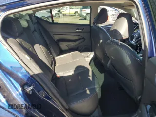 2023 Nissan Altima SR z VIN 1N4BL4CV2PN408419, wystawiony jako Copart lot #53984395 z przebiegiem 25 062 mil mil oraz Szkoda całkowita • Salvage title. Historia ofert i sprzedaży dostępna na DreamBid. Obrazek 10.