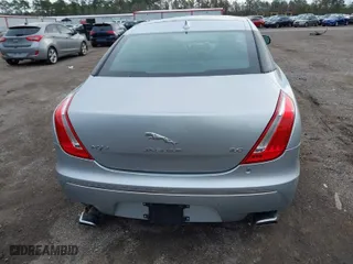 2014 Jaguar XJ with VIN SAJWA2GZ2E8V74309, listed as a IAAI auction lot 40814441 with 1 mi miles. Bid and sale history available at carsss.com. Image 15.