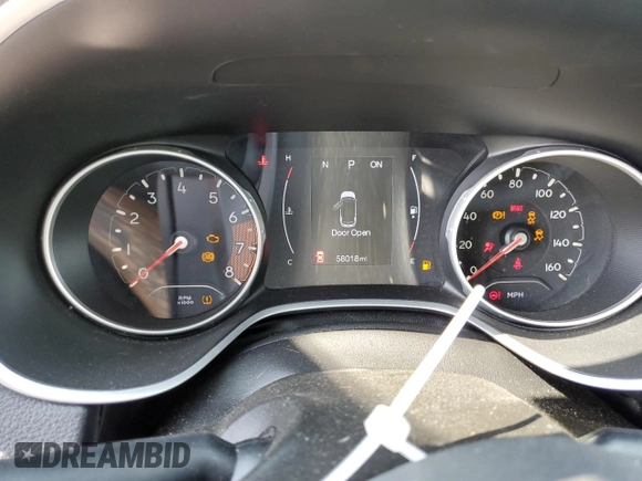 2019 Jeep Compass Latitude z VIN 3C4NJDBB4KT704264, wystawiony jako Copart lot #67137964 z przebiegiem 58 018 mil mil oraz Szkoda całkowita • Salvage title. Historia ofert i sprzedaży dostępna na DreamBid. Obrazek 9.