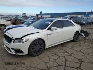 2017 Lincoln Continental Reserve with VIN 1LN6L9NP8H5623856, listed as a Copart auction lot 82551954 with 107,492 mi miles and Clean Title. Bid and sale history available at carsss.com. Image 1.
