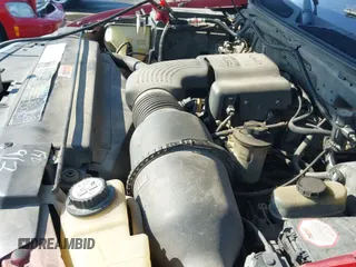 2003 Ford F-150 XLT z VIN 1FTRW07643KD05719, wystawiony jako IAAI lot #43140637 z przebiegiem 181 999 mil mil oraz . Historia ofert i sprzedaży dostępna na DreamBid. Obrazek 12.