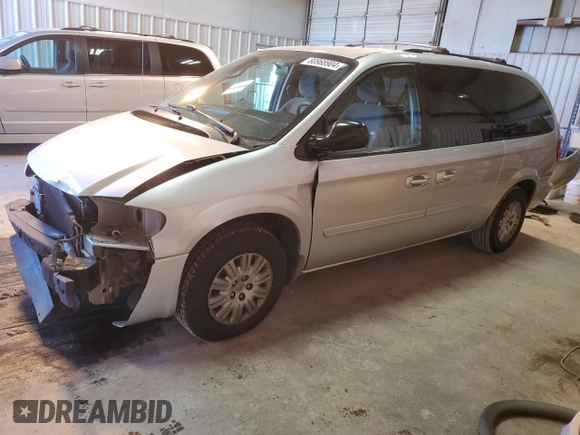 2007 Chrysler Town & Country LWB LX with VIN 2A4GP44R17R147805, listed as a Copart auction lot 80968904 with 88,698 mi miles and Salvage Title. Bid and sale history available at carsss.com. Image 1.