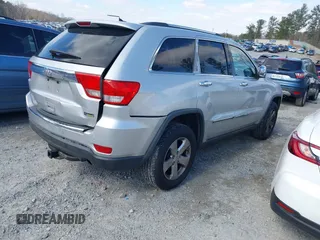 2013 Jeep Grand Cherokee Limited with VIN 1C4RJEBG2DC578388, listed as a IAAI auction lot 41624008 with 182,970 mi miles. Bid and sale history available at carsss.com. Image 4.