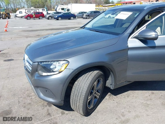 2018 Mercedes-Benz GLC with VIN WDC0G4JB6JV022733, listed as a IAAI auction lot 41944411 with 191,163 mi miles. Bid and sale history available at carsss.com. Image 6.
