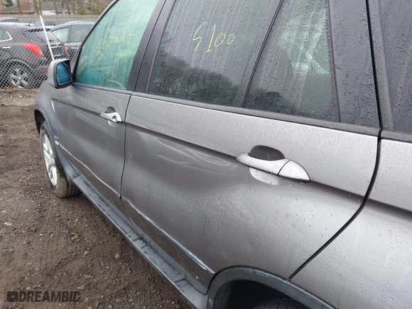 2005 BMW X5 3.0i with VIN 5UXFA13575LY08841, listed as a IAAI auction lot 41831889 with 999,999 mi miles. Bid and sale history available at carsss.com. Image 6.