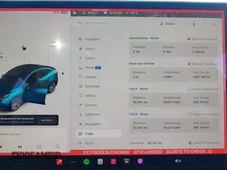 2020 Tesla Model Y Long Range z VIN 5YJYGDEE3LF043800, wystawiony jako IAAI lot #41590220 z przebiegiem 62 341 mil mil oraz . Historia ofert i sprzedaży dostępna na DreamBid. Obrazek 7.