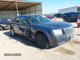 2007 Chrysler 300 with VIN 2C3KA43R57H884972, listed as a IAAI auction lot 41245223 with 67,386 mi miles. Bid and sale history available at carsss.com. Image 1.