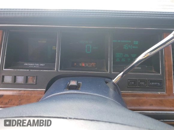 1994 Lincoln Town Car Executive with VIN 1LNLM81W5RY745596, listed as a IAAI auction lot 42548865 with 380,567 mi miles and . Bid and sale history available at DreamBid. Image 7.