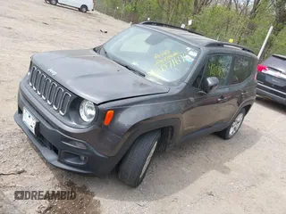 2018 Jeep Renegade Latitude with VIN ZACCJABB8JPJ55645, listed as a IAAI auction lot 42071695 with 124,067 mi miles. Bid and sale history available at carsss.com. Image 2.