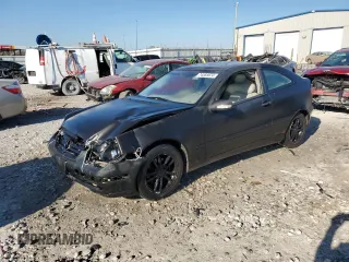 2002 Mercedes-Benz C 230/260/280/320 with VIN WDBRN47J52A307657, listed as a Copart auction lot 74555674 with 215,858 mi miles and Salvage Title. Bid and sale history available at DreamBid. Image 1.