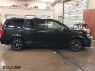 2019 Dodge Grand Caravan GT with VIN 2C4RDGEG2KR571072, listed as a IAAI auction lot 41864077 with 127,164 mi miles. Bid and sale history available at carsss.com. Image 13.