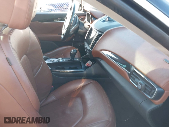 2017 Maserati Levante z VIN ZN661XUA1HX234457, wystawiony jako IAAI lot #41029384 z przebiegiem 132 624 mil mil oraz . Historia ofert i sprzedaży dostępna na DreamBid. Obrazek 5.