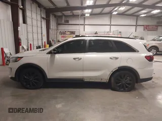 2019 Kia Sorento LX V6 with VIN 5XYPG4A57KG601463, listed as a IAAI auction lot 41358620 with 105,948 mi miles. Bid and sale history available at carsss.com. Image 15.