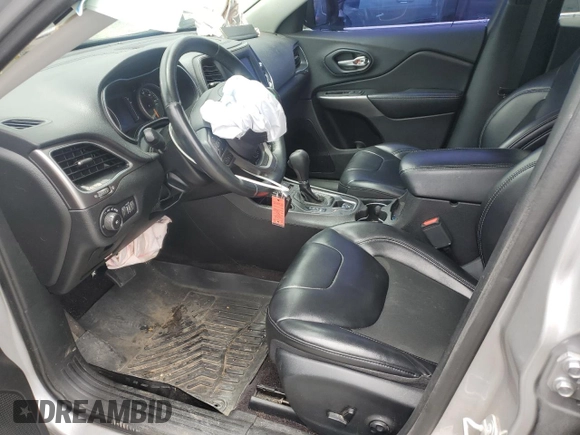 2019 Jeep Cherokee Latitude Plus with VIN 1C4PJLLB8KD176302, listed as a Copart auction lot 58181595 with 175,661 mi miles and Salvage title. Bid and sale history available at DreamBid. Image 7.