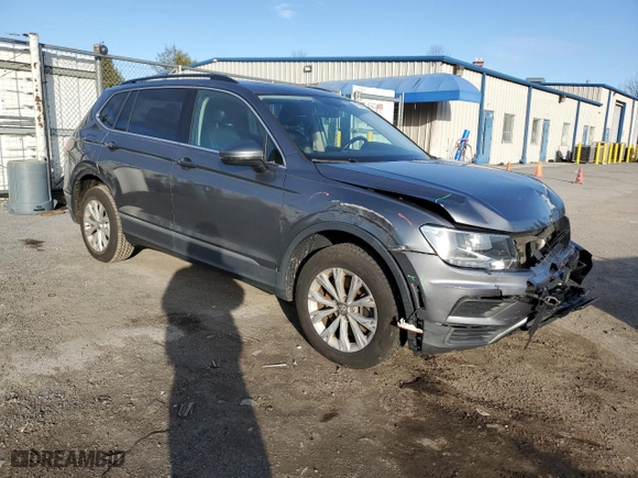 2018 Volkswagen Tiguan SEL with VIN 3VV2B7AX6JM160942, listed as a Copart auction lot 47966535 with 104,333 mi miles and Salvage Title. Bid and sale history available at carsss.com. Image 4.