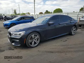 2018 BMW 7 Series ALPINA B7 xDrive z VIN WBA7F2C57JG423681, wystawiony jako Copart lot #53819445 z przebiegiem Nie podano mil oraz Szkoda całkowita • Salvage title. Historia ofert i sprzedaży dostępna na DreamBid. Obrazek 1.