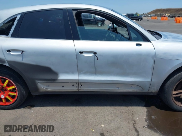 2017 Porsche Macan with VIN WP1AA2A53HLB03820, listed as a IAAI auction lot 42569877 with 73,758 mi miles and . Bid and sale history available at DreamBid. Image 14.