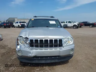 2006 Jeep Grand Cherokee Limited with VIN 1J4HR582X6C228200, listed as a IAAI auction lot 42231419 with 138,291 mi miles and . Bid and sale history available at DreamBid. Image 12.