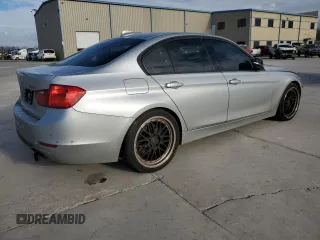 2013 BMW 3 Series 335i z VIN WBA3A9G58DNP35704, wystawiony jako Copart lot #88901535 z przebiegiem 126 492 mil mil oraz Szkoda całkowita • Salvage title. Historia ofert i sprzedaży dostępna na DreamBid. Obrazek 3.