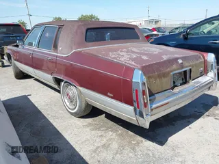 1991 Cadillac Brougham z VIN 1G6DW54E4MR716777, wystawiony jako IAAI lot #42383965 z przebiegiem 197 824 mil mil oraz . Historia ofert i sprzedaży dostępna na DreamBid. Obrazek 3.