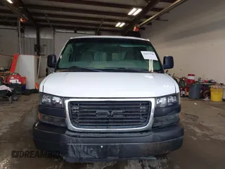 2005 GMC Savana Cargo Van with VIN 1GTGG25V451900301, listed as a IAAI auction lot 41637546 with 237,623 mi miles. Bid and sale history available at carsss.com. Image 13.