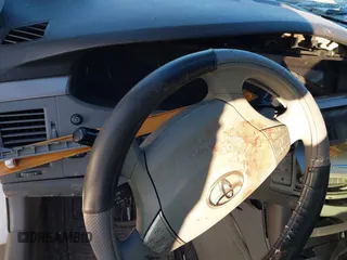 2005 Toyota Avalon XL z VIN 4T1BK36B75U058972, wystawiony jako IAAI lot #41401301 z przebiegiem 155 490 mil mil oraz . Historia ofert i sprzedaży dostępna na DreamBid. Obrazek 7.