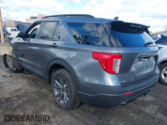 2024 Ford Explorer XLT with VIN 1FMSK8DH9RGA53555, listed as a IAAI auction lot 41497203 with 2,167 mi miles. Bid and sale history available at carsss.com. Image 3.